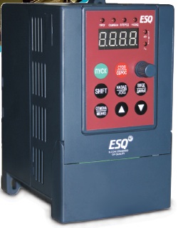 Универсальный однофазный частотный преобразователь ESQ-800-2T0002 для управления двигателями вентиляторов, насосов, компрессоров. 
